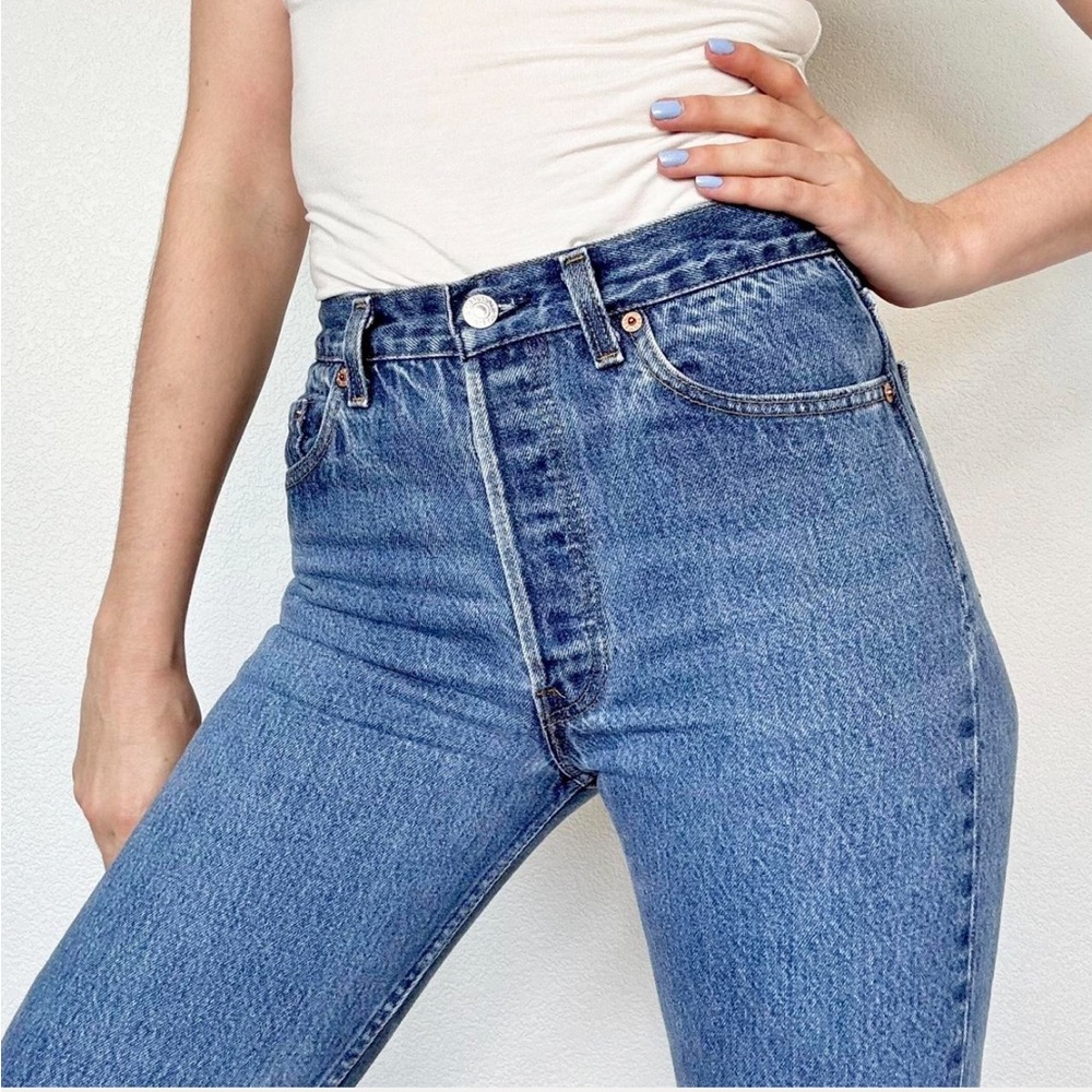 Levi’s 501s Skinny Jeans Medium Wash Sz27 Classic 90s Cut - Picture 3 of 10
